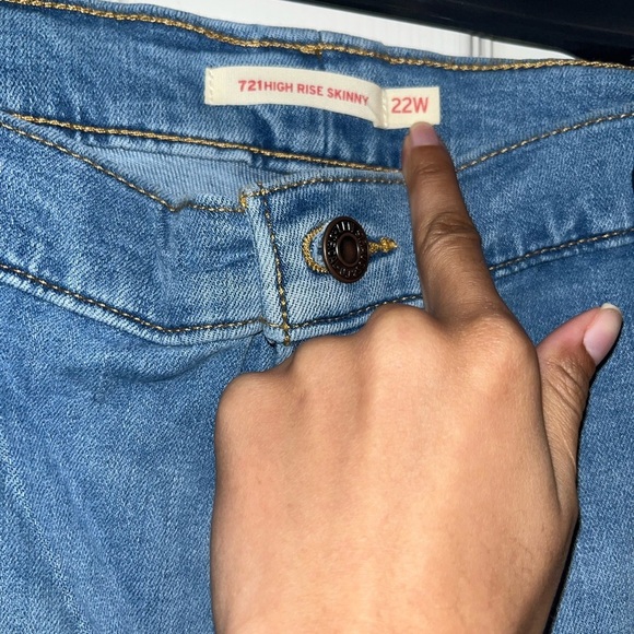 Levi’s 720 high rise distressed skinny jeans - Picture 7 of 11